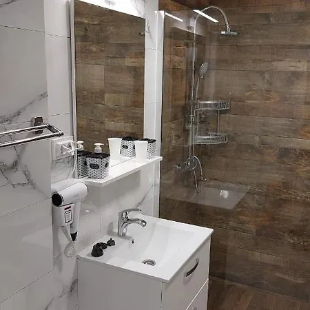 Apartament Tina * Năvodari