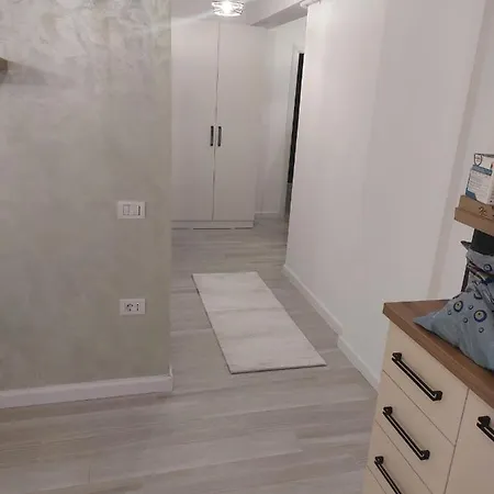 Apartament Tina * Năvodari